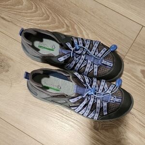 Women's Blue and Gray Shoes Baretraps